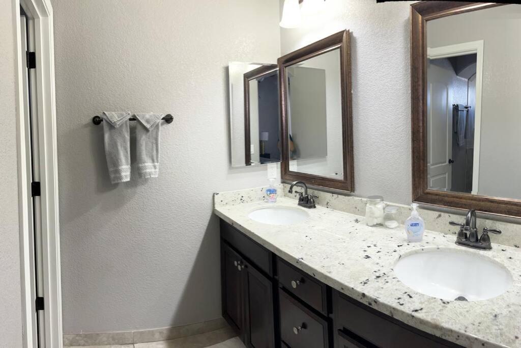 Havasu Retreat! Pool, Spa, Gym & View 레이크 하바슈 시티 외부 사진